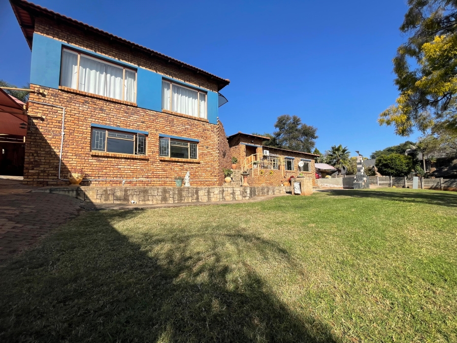 6 Bedroom Property for Sale in Ifafi North West